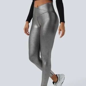 Halara SoftlyZero Crossover Women's Silver Leggings NWT XS